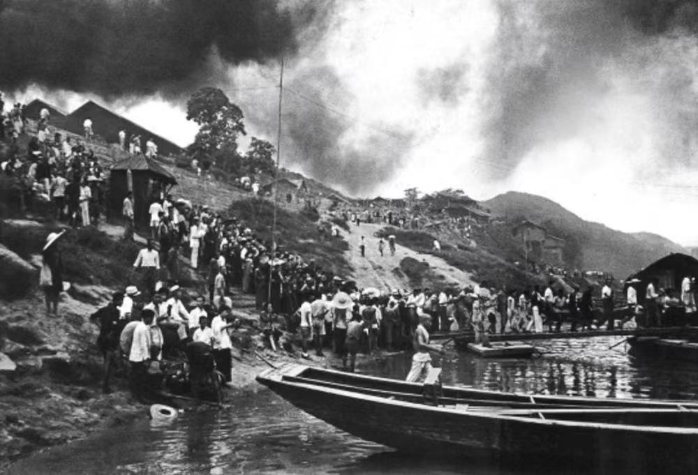 1937年抗日战争全面爆发，麻经处在重庆筹建中央制药厂 (西南药业的前身)，生产的麻醉药品主要供给各战区、作战部队、医院等。8年抗战期间，麻经处为抗日战争中数百个师级以上单位提供了大量麻醉药品，普通药品直接销售给卫生署领导的“战时药品经理委员会”。中央制药厂为夺取抗日战争的全面胜利作出载入史册的贡献。.jpg